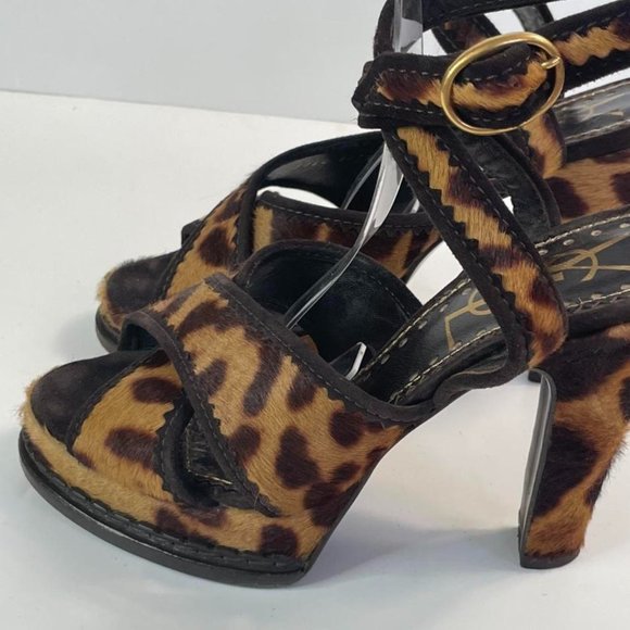 Stunning Beautiful Leopard Hairy Sandals - Picture 3 of 4